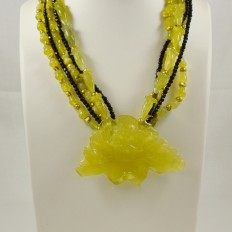 Oil Jade flower pendant necklace