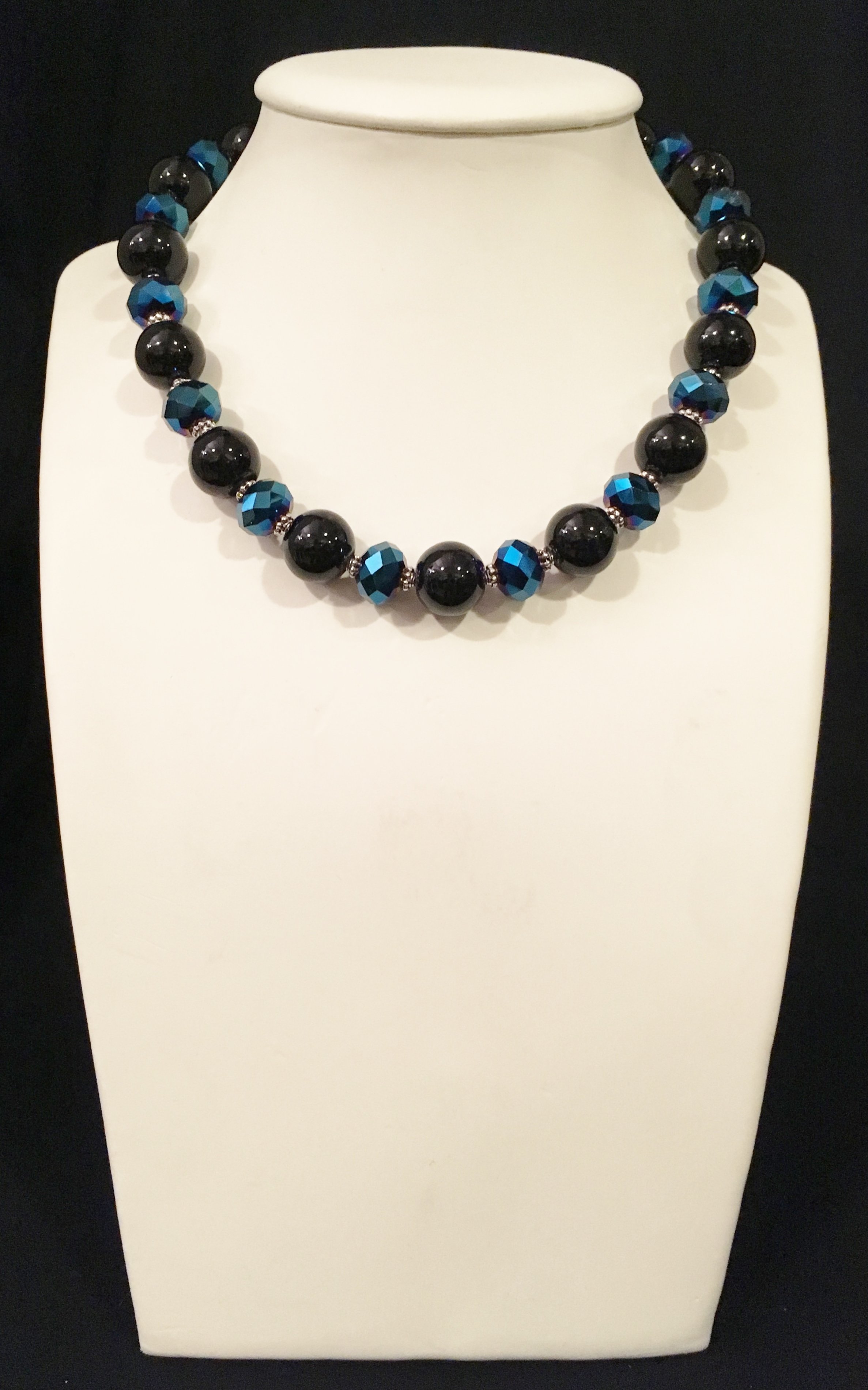 Blue faceted crystal and round jet glass necklace - Glamunique